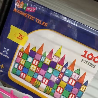 100 magnetic toys, 1 box